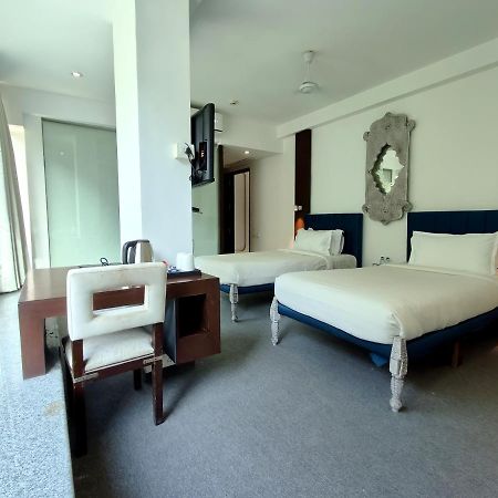 The Sky Imperial Hotel Yahvi Vadodara Exterior photo