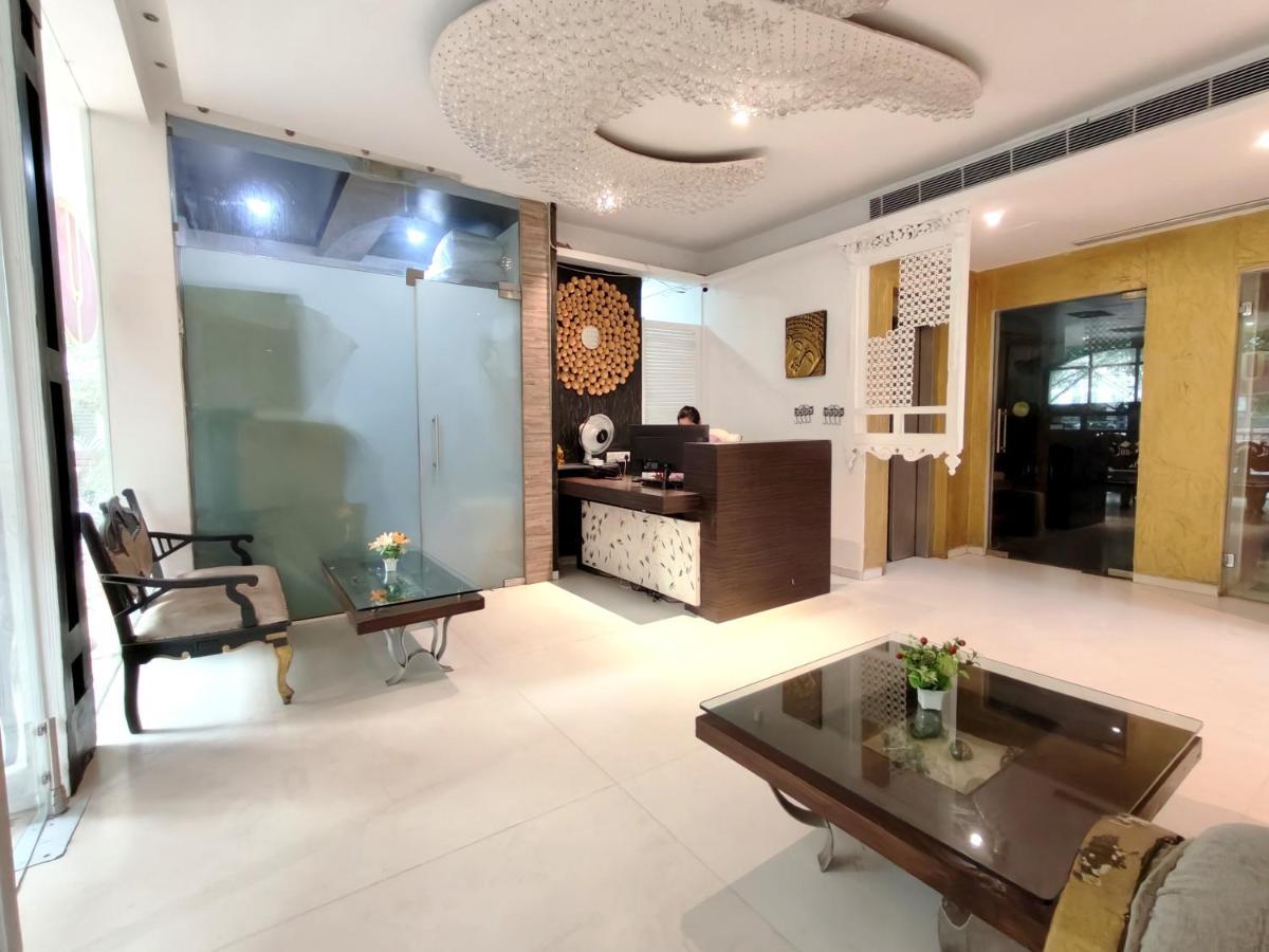The Sky Imperial Hotel Yahvi Vadodara Exterior photo