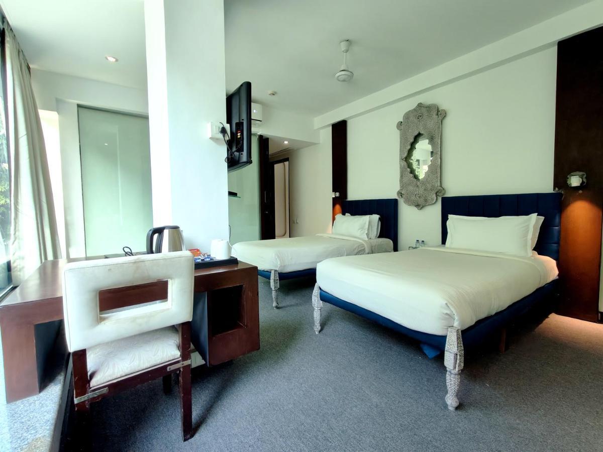 The Sky Imperial Hotel Yahvi Vadodara Exterior photo