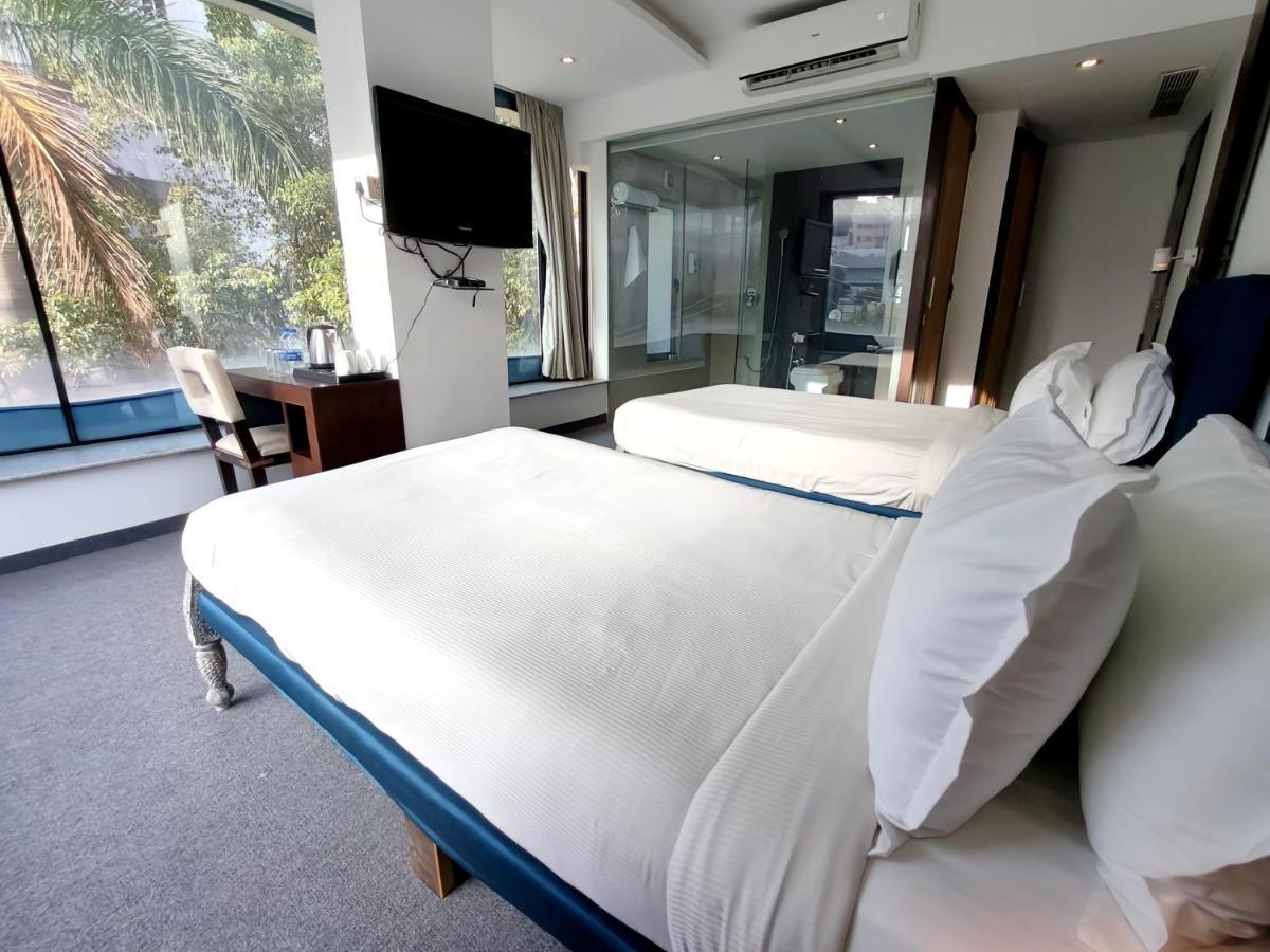 The Sky Imperial Hotel Yahvi Vadodara Exterior photo