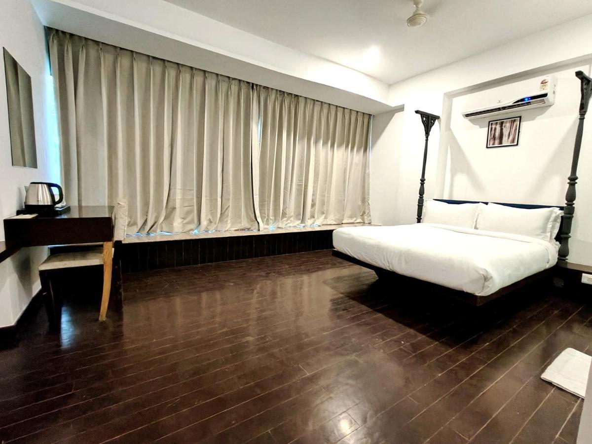 The Sky Imperial Hotel Yahvi Vadodara Exterior photo