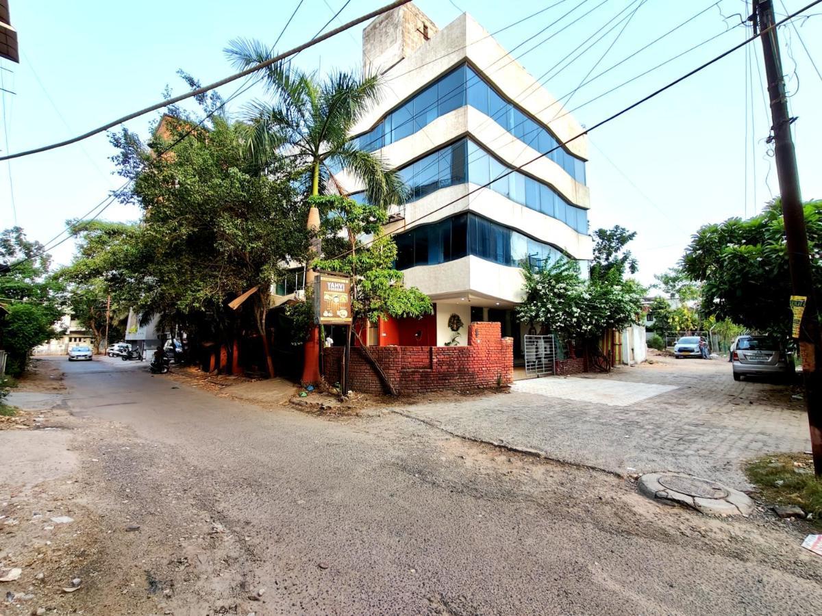 The Sky Imperial Hotel Yahvi Vadodara Exterior photo