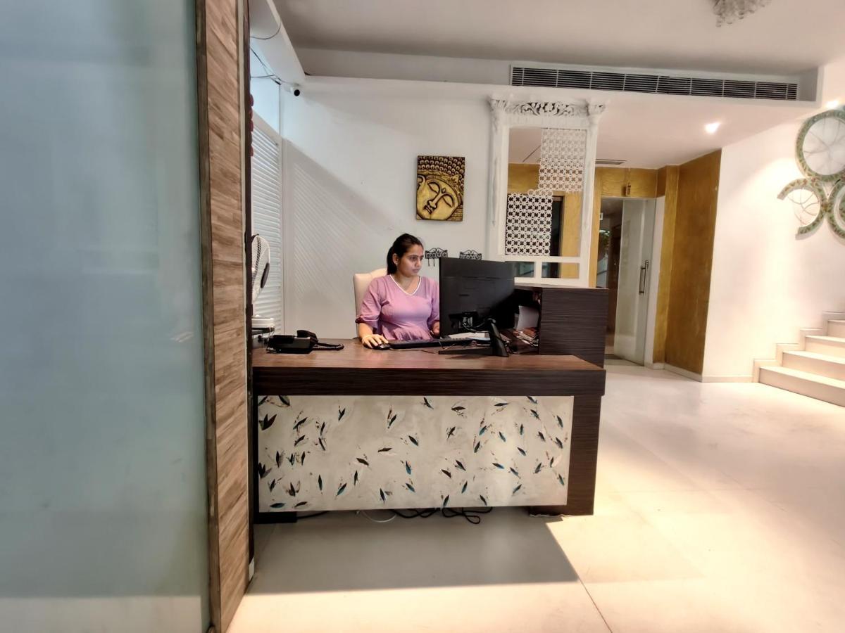 The Sky Imperial Hotel Yahvi Vadodara Exterior photo